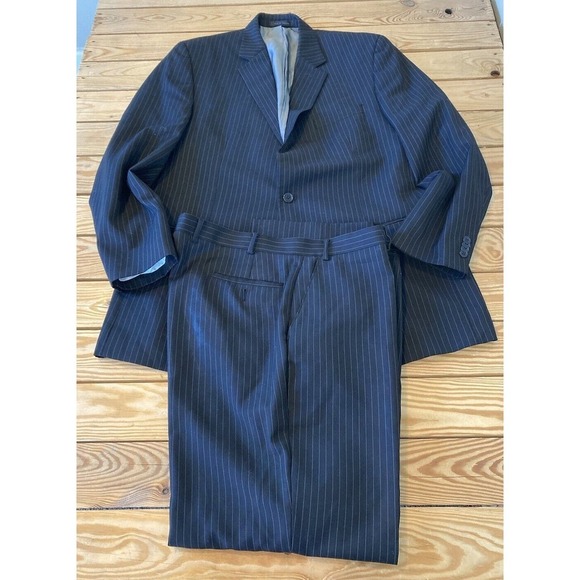 Michael Kors 2 Piece Pin Stripe Suit Size 44L Men’s Black